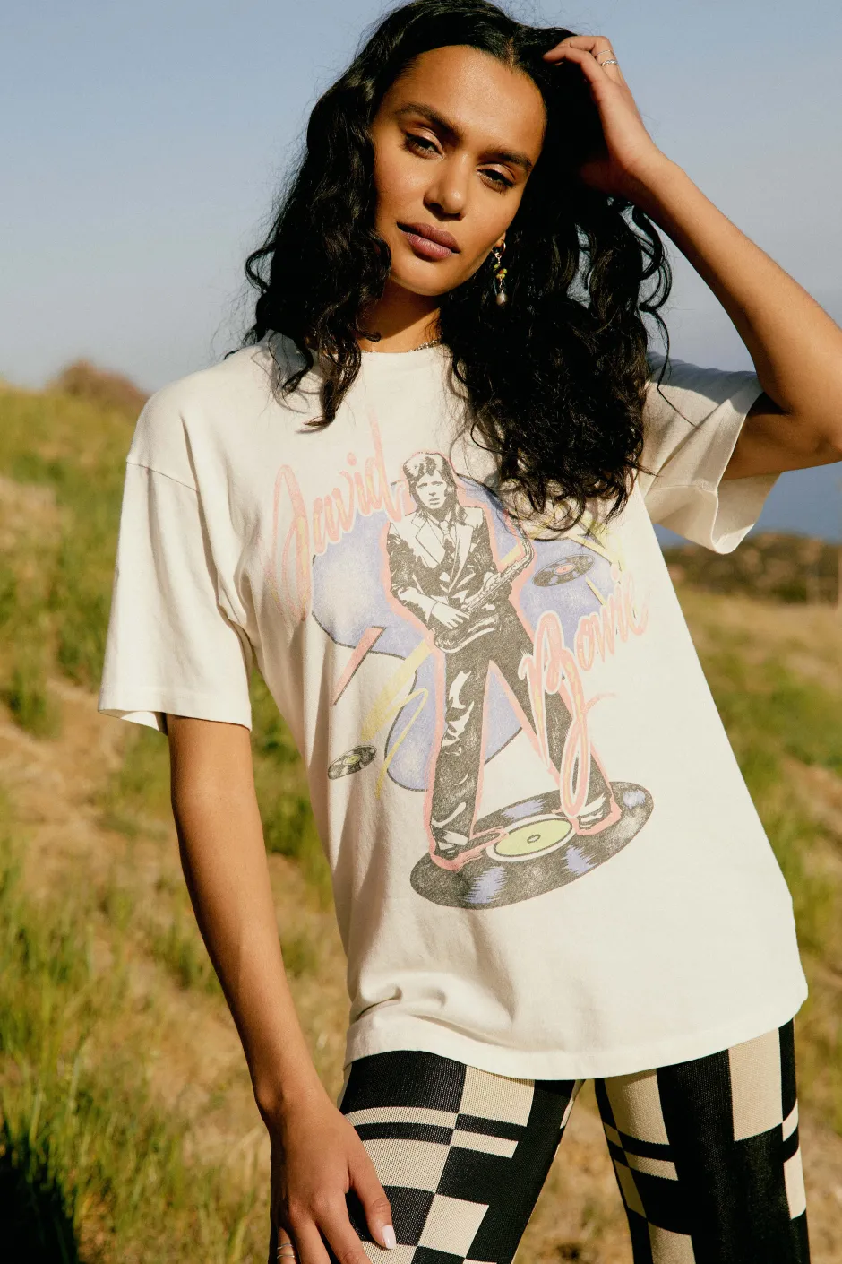 Outlet - David Bowie 1973 Weekend Tee - Vintage White Graphic Tees
